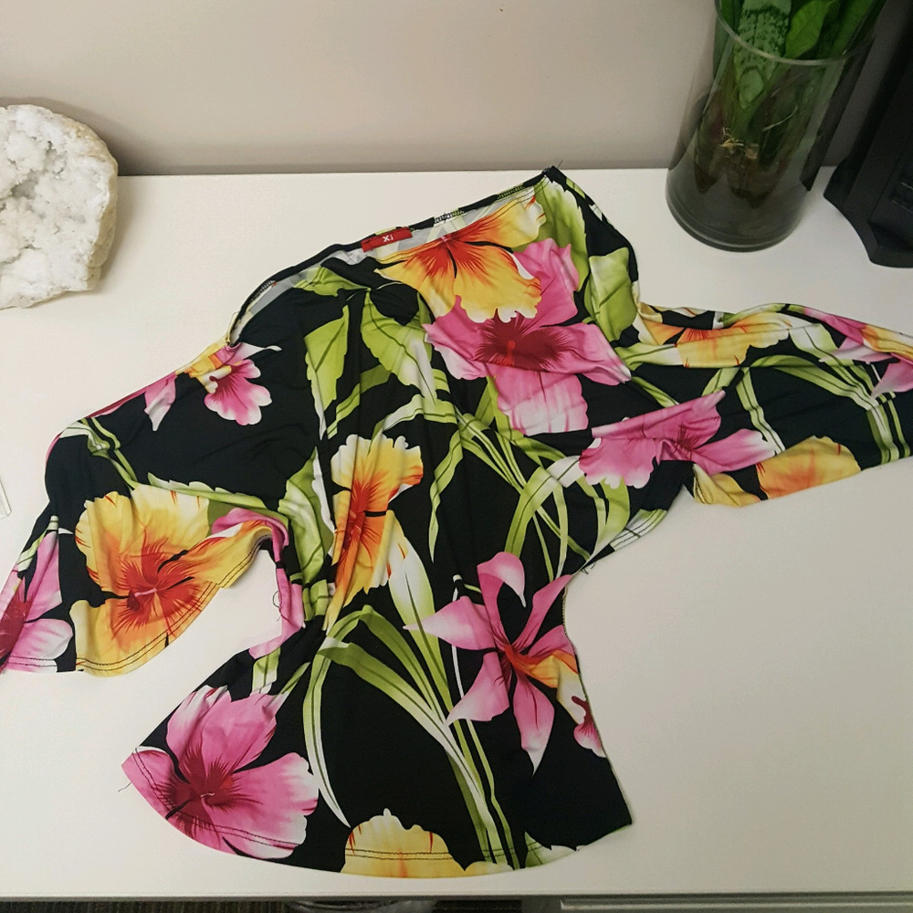 One shoulder blouse - Picture 2 of 3